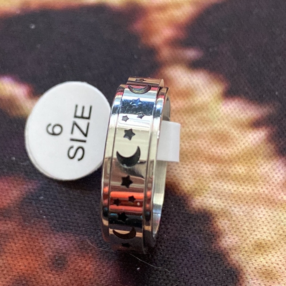 Cute Moon Spinner Ring